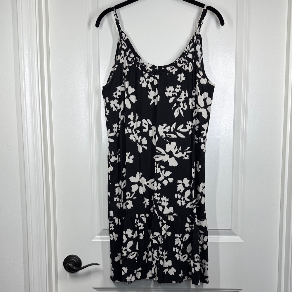 Bobeau Black and Cream Floral Dress
